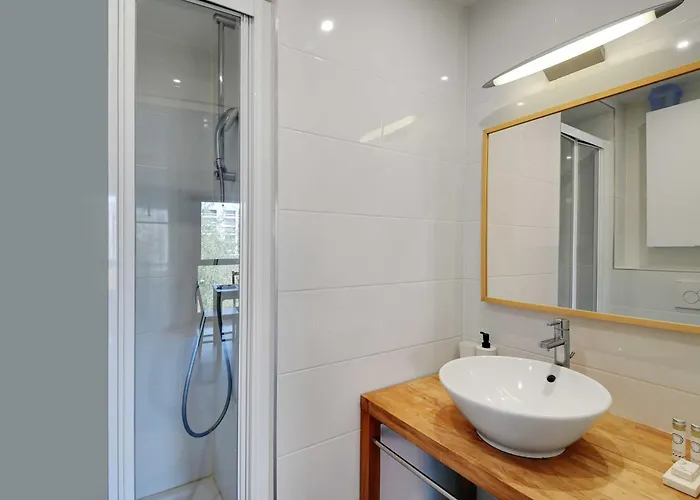 Stunning - 2p - La Vilette パリ